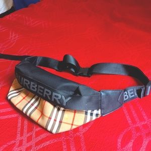 Burberry Checknote bag